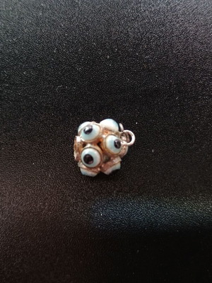 Обеца за колие употребявана, 2 броя, синьо и бяло