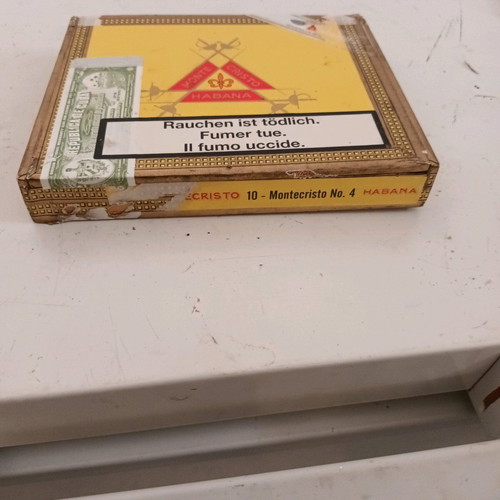 Montecristo box like new