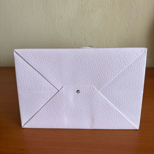 Dior white bag like new made of thick paper