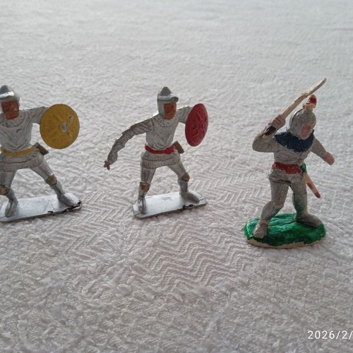 Miniature soldier figures used, set of 21 various eras