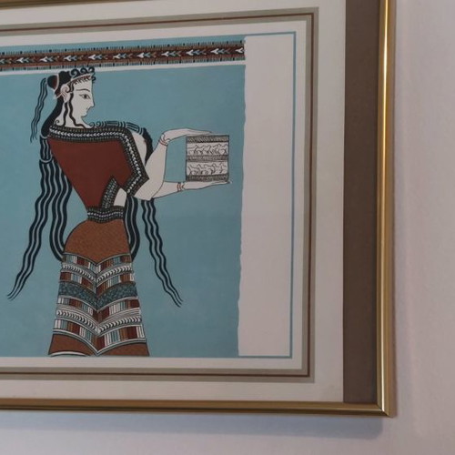 Mycenaean colored paintings used from frescoes and golden offerings
