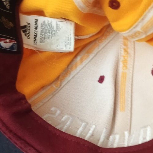 Cavaliers Adidas hat like new, multicolor, sizes M L