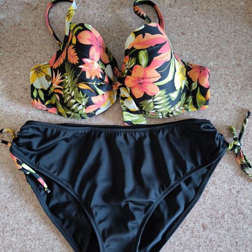 Lucero bikini set, black and multicolor, top size 50, bottom size M