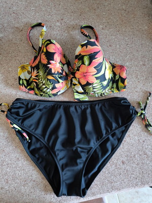 Lucero bikini set, black and multicolor, top size 50, bottom size M