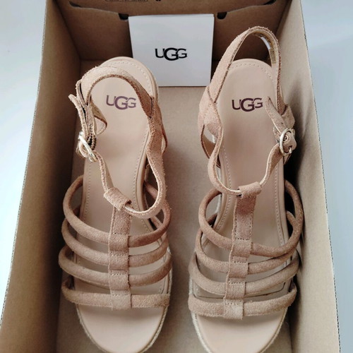 Σουεντ πλατφόρμες UGG Cressida μπεζ σαν καινούργιες, νούμερο 38