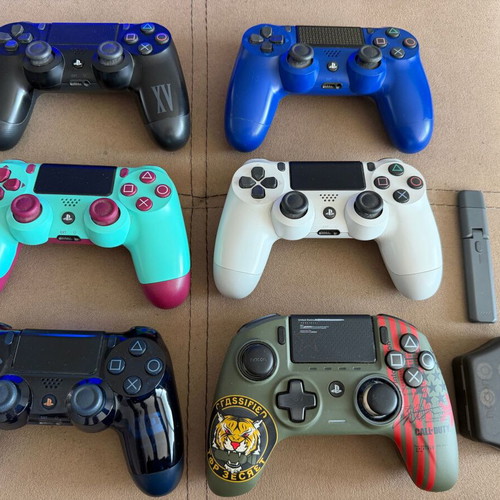 PlayStation 4 controller set used, 6 original controllers
