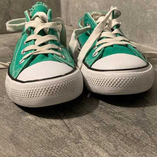 Children's athletic shoes used, size 34, petrol color