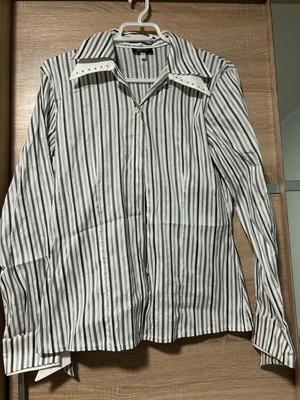 Shirt like new with double collar and double cuff, size M 38 10, black and white