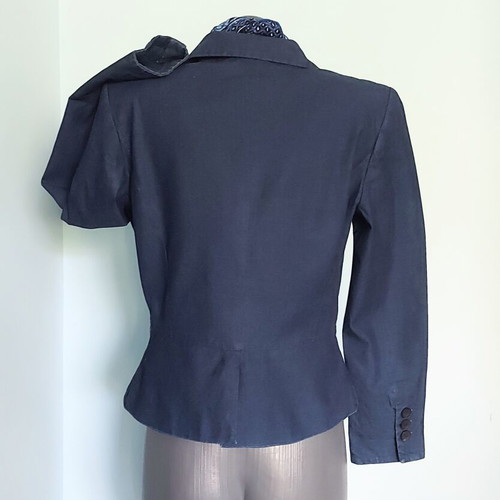 In Linea women's fitted denim blazer