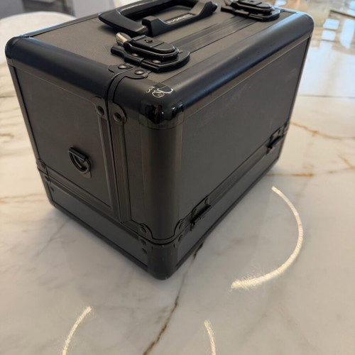 MAC Professional Train Case 4-Tier like new, professional makeup case