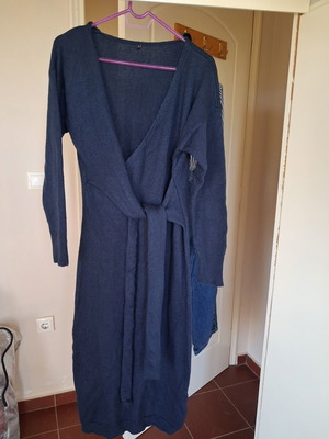 Midi winter dress dark blue with tie Trendyol like new