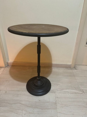 Industrial coffee table with wooden top like new