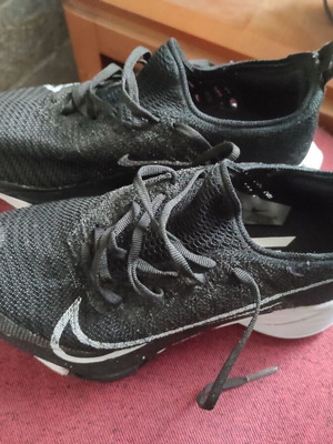 Nike athletic shoes like new, size 37, black and white