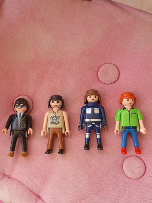 Playmobil figures like new, pack of 4