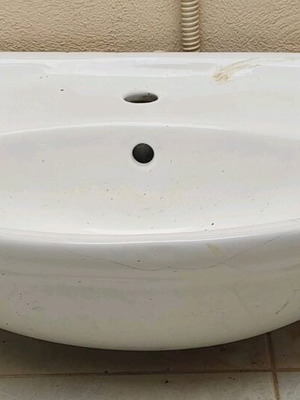Large Porcelain Bathroom Sink 75cm used with scratch