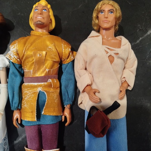 Disney princess dolls used, set of multiple with some wear