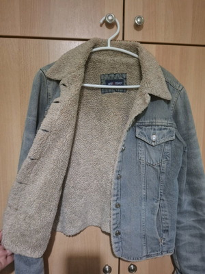 Denim jacket with fur lining