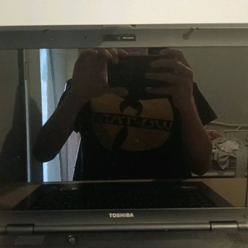 Toshiba Satellite L300D laptop used for parts