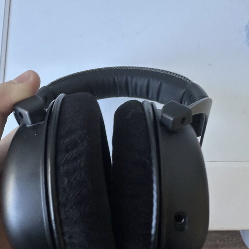 HyperX gaming headset used with detachable microphone and cable