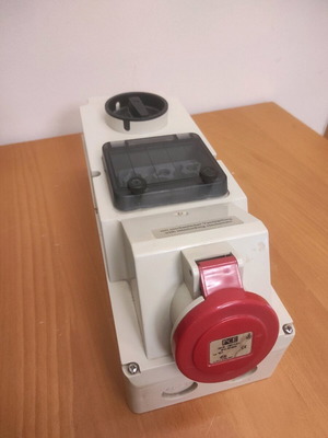 PCE Wall-Mounted Female Socket 3P+E 16A with Mechanical Switch and Fuses