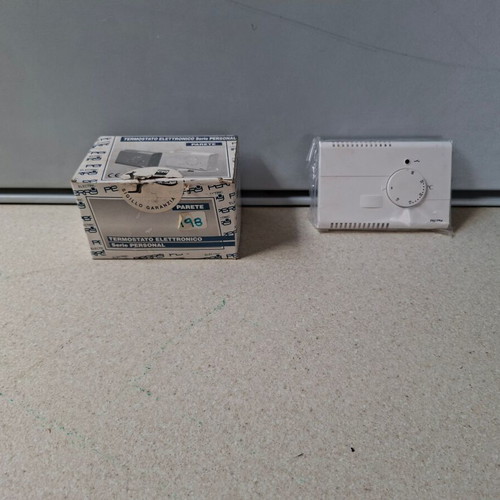 Perry Electric Serie Personal Parete electronic room thermostat new