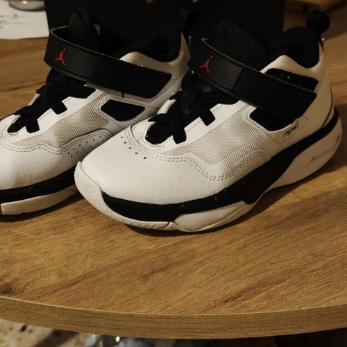 Jordan Stay Loyal 3 kids shoes used, size 29.5, black and white