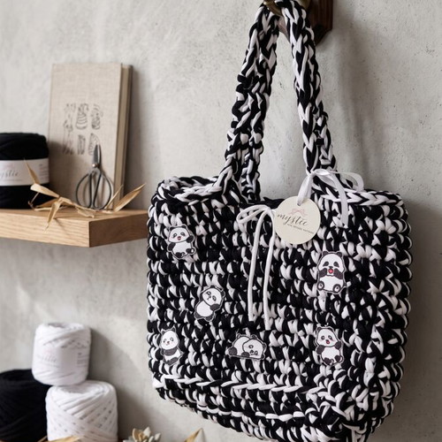 La Mère shoulder bag black and white with pandas limited edition