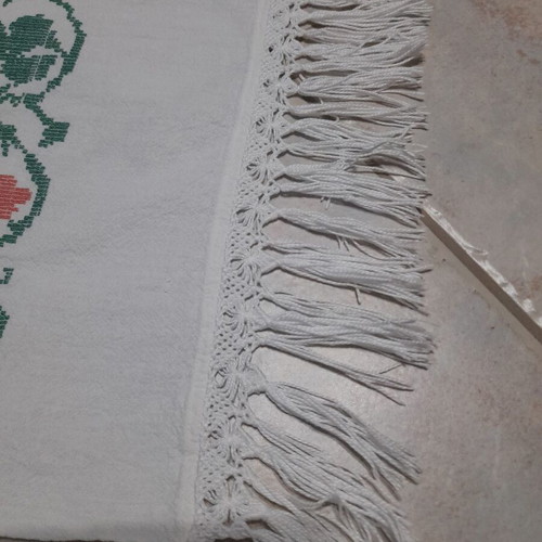 Handwoven towel like new, cotton with floral design and fringes
