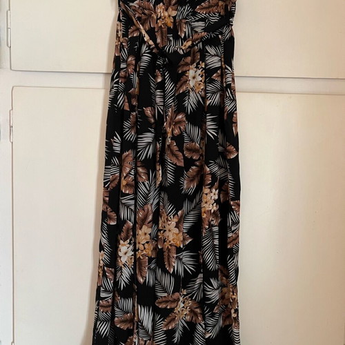 Floral pants like new with side slit and belt, size L