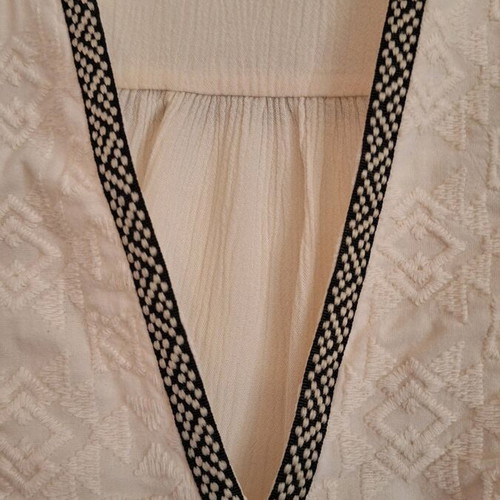 H&M blouse airy cream with embroidered details like new, size 36