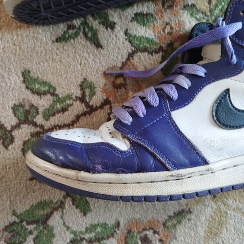 Jordan 1 High Court Purple sneakers used, size 41