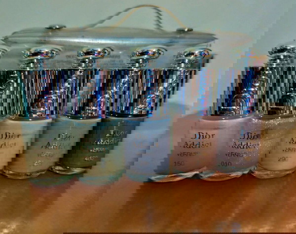 Βερνίκια Dior σε θήκη
