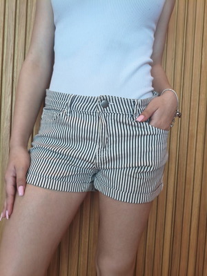 Striped shorts like new, sizes S and M, black and white