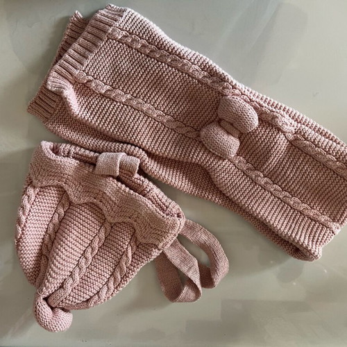 Children's hat and scarf set girl 9-12 months like new