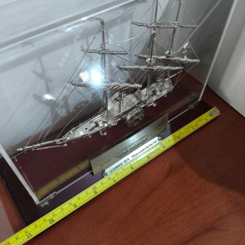 SS Savannah 1819 collectible metal model ship in display case