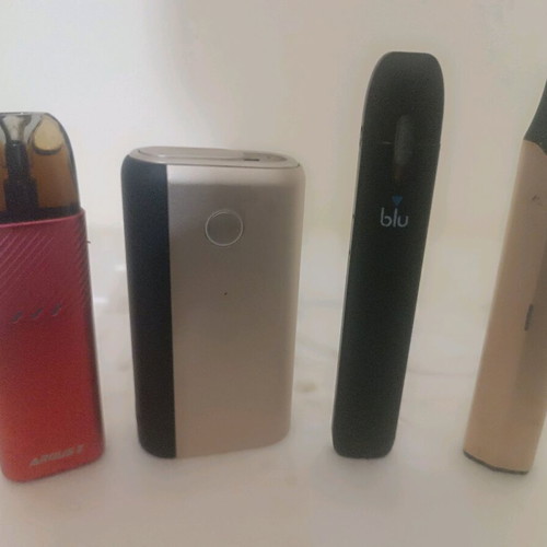 Smoking devices pack like new Argus 7, Glo, 2 Blue units