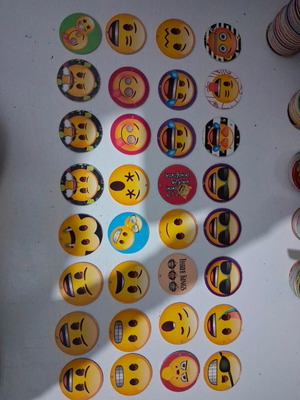 Chipicao Emoji Caps 2018 like new, set of 32