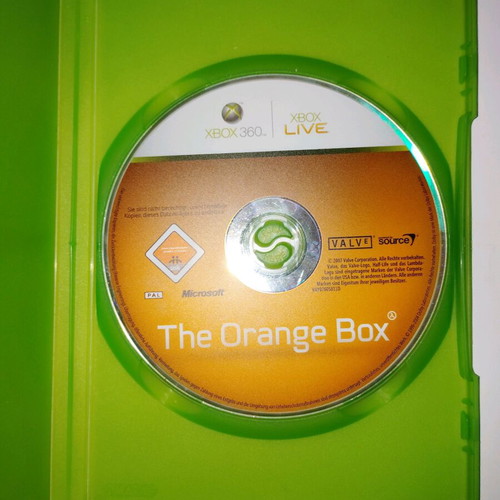 The Orange Box Xbox 360 used, disc only with light scratches