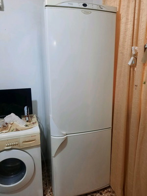 Pitsos refrigerator like new