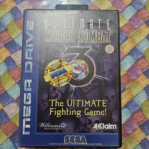 Mega Drive Ultimate Mortal Kombat 3 game like new with manual