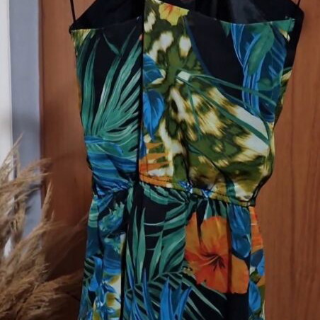 Floral dress short like new, size M