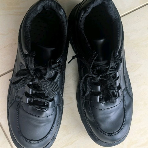 Buffalo Chunky Sneakers black vegan leather like new size 38
