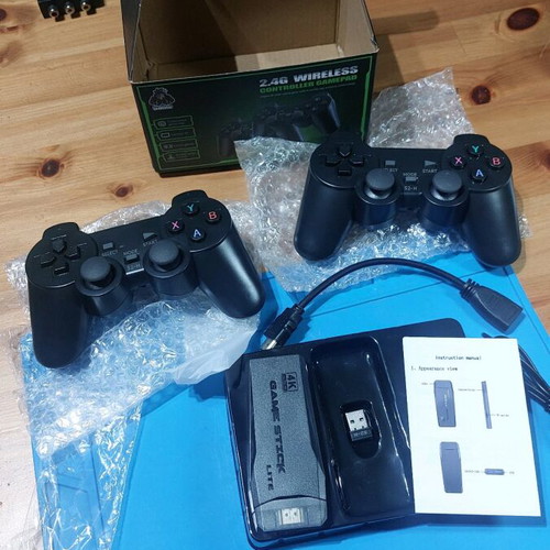 Retro Game Stick Lite 4K with 2 PlayStation Style Joypads new