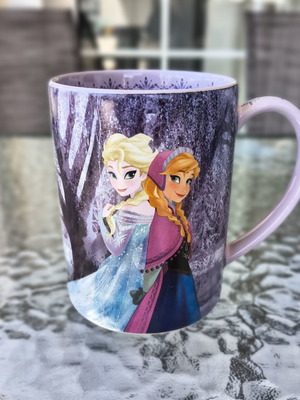 Frozen collectible mug Disneyland Paris used
