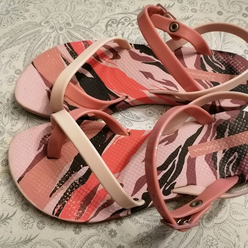 Ipanema girls' sandals size 31 used, pink