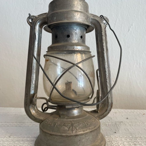 Oil lamp used with BAT no 158 wick silver color