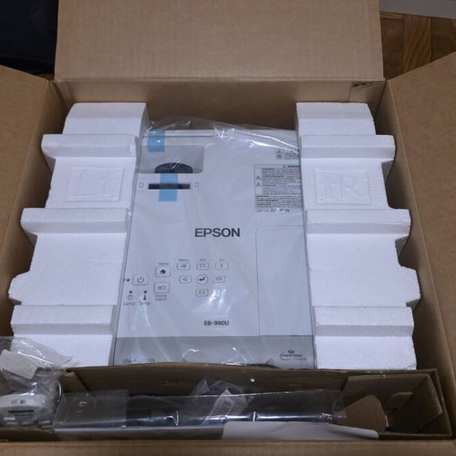 Epson H867B EB-990U EEB projector new condition