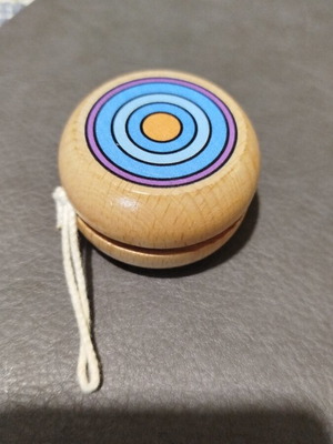 Wooden yoyo toy