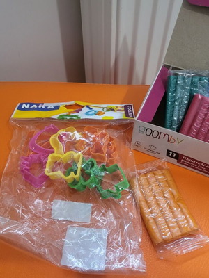 Playdough set and molds like new