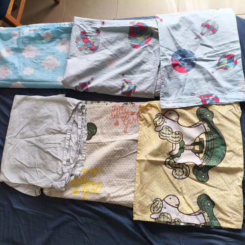 Baby bedding set like new, 2 sets with sheets and pillows Beauty Home Nef Nef